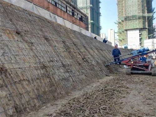 柳东建筑边坡支护